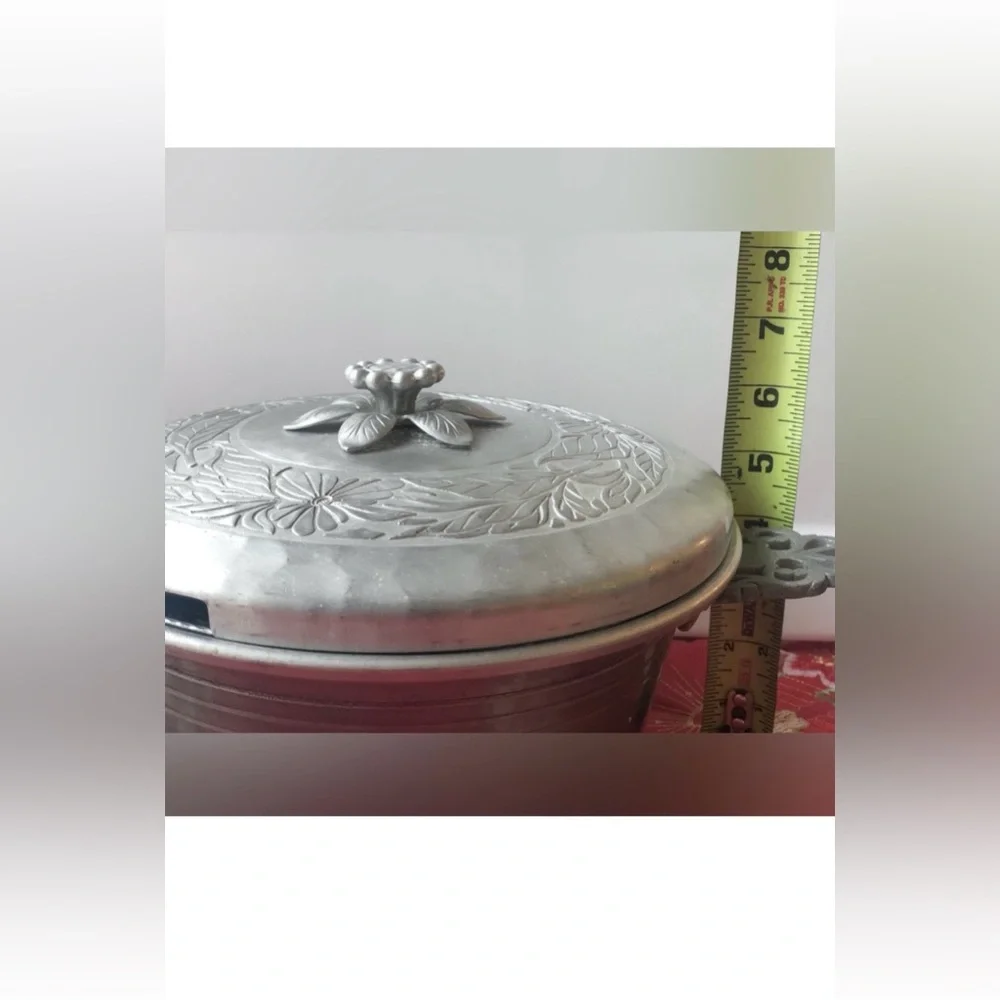 Everlast Silver Decorative Covered Casserole Pan
